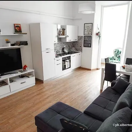 Apartment Al Mare Da Alfred And Cate - Ampio A Due Passi Dal Centro Storico E Dalla Stazione Con Ac *